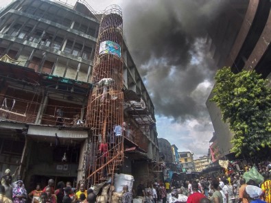 Nijerya'da 5 Katlı Binada Yangın