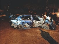 Otomobil Bariyerlere Çarptı Açıklaması 1 Ölü, 3 Yaralı Haberi