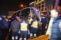 E-5 KARAYOLU - Polisleri Taşıyan Minibüs Kaza Yaptı Açıklaması 3 Yaralı