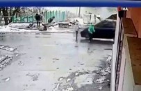 Rusya'da Aracın Çarptığı Çocuk Metrelerce Yükseğe Fırladı
