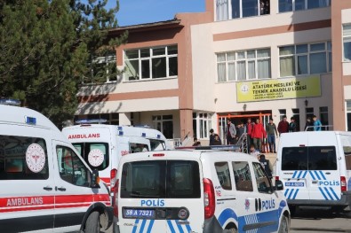 Sivas'ta 5 Öğrenci Zehirlenme Şüphesiyle Hastaneye Kaldırıldı