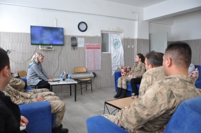Solhan'da 'Biyokaçakçılık' Konusunda Jandarma Personeli Bilgilendirildi