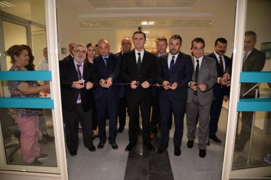 Başhekim Akdoğan'dan Başkan Ertuğrul Çetin'e Plaket