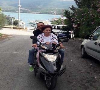 Fatma Girik Bodrum Sokaklarında Motosiklet Turu Attı