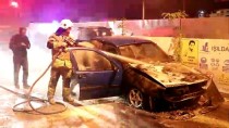 OLTA - Park Halindeki Otomobili Yanarken Bagajdaki Malzemeleri Kurtarmaya Çalıştı