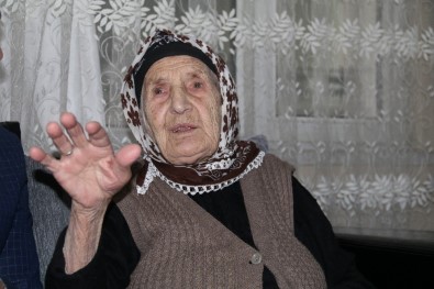 Rizeli 107 Yaşındaki Emine Nine Uzun Yaşamanın Formülünü Açıkladı