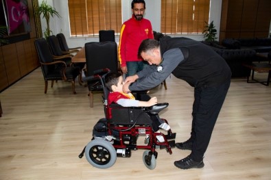 Siirt Emniyet Müdürü Kızılay, Engelli Çocuğun İsteğini Yerine Getirdi