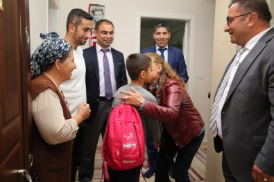 Tunceli'de Bin Öğretmen, Öğrencilerini Evde Ziyaret Etti