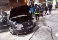 BENZİN İSTASYONU - Yakıt Aldıktan Sonra LPG Tüpü Patlayan Araç Alev Alev Yandı