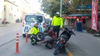 POLİS KARAKOLU - Ayvalık'ta Polisten Tescilsiz Motosiklet Ve Kasksız Sürücülere Geçit Yok