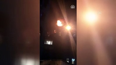 Beyoğlu'nda Çatıda Çıkan Yangın Söndürüldü