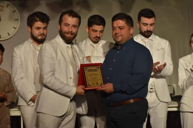 Eskişehir Anadolu Üniversitesi 'Sui Generis Tiyatro' Gemlik Seyircisi İle Buluştu
