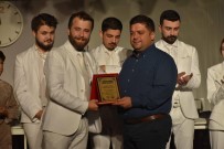 GÖKKAYA - Eskişehir Anadolu Üniversitesi 'Sui Generis Tiyatro' Gemlik Seyircisi İle Buluştu