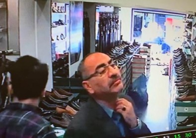 Fatih'te Ayakkabı Mağazasında Hırsızlık Kamerada