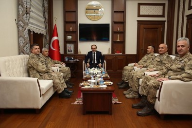Jandarma Genel Komutanı Orgeneral Arif Çetin Bayburt Valiliği'ni Ziyaret Etti