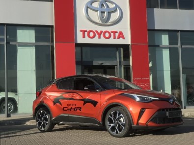 Totoya CH-R'nin Makyajlı Kasası Toyota Aksoy Plaza'da