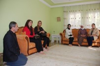 UZMAN ÇAVUŞ - Yeşim Pekmez'den Kahta'daki Şehit Ailelerine Ziyaret
