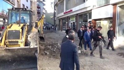 Yüksekova Kaymakamı Doğramacı, Asfalt Çalışmalarını İnceledi