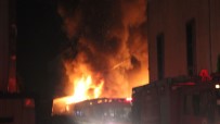 FABRIKA - Geri Dönüşüm Fabrikasında Korkutan Yangın