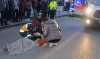 ÖZLEM YILDIZ - Geri Manevra Yapan Otomobilin Çarptığı Yaya Yaralandı