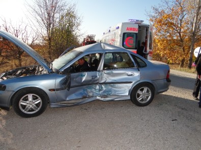 Gölpazarı'nda Trafik Kazası; 3 Yaralı