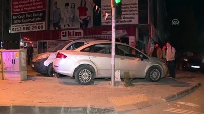İstanbul'da Otomobil İle Hafif Ticari Araç Çarpıştı Açıklaması 3 Yaralı