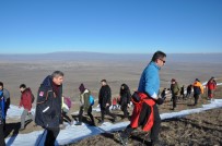 TÜRK BAYRAĞI - Kars'ta AFAD Gönüllüleri Yahni Dağı'na Tırmandı