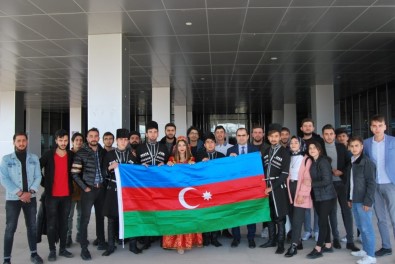 Kars'ta Azerbaycan Cumhuriyeti Bayrak Günü Etkinliği