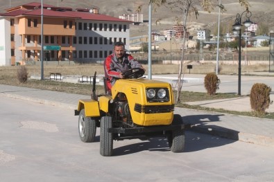 Lise Öğrencileri Hurdalardan Mini Traktör İmal Etti