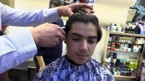 LÖSEMİ HASTASI - Liseli Gencin Uzattığı Saçlar Lösemili Bir Çocuğa Peruk Olacak