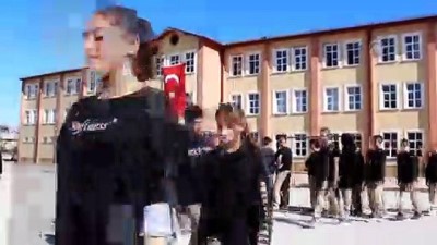 Sivas'ta Öğrencilerin '10 Kasım' Koreografisi Sosyal Medyada İlgi Gördü