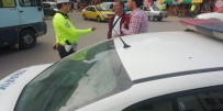 KARAYOLLARI - Trafik Polisleri Bu Kez Yayaları Uyardı