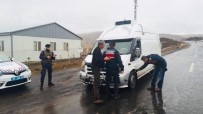 Çat İlçe Jandarma Trafik Ekiplerinden Kış Lastiği Uygulaması Haberi