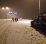 Erciyes'te Mahsur Kalan Otomobiller Kurtarıldı