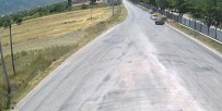 Isparta'da İki Otomobilin Kafa Kafaya Çarpışması Kameralarda