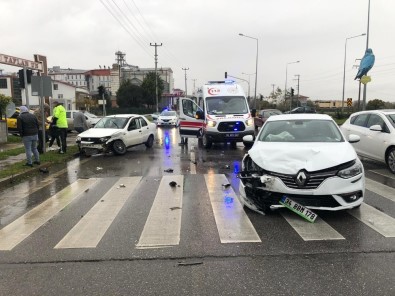 Samsun'da Trafik Kazası Açıklaması 4 Yaralı