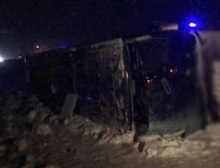 Sivas-Erzincan kara yolunda otobüs devrildi