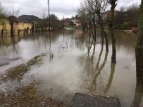 KÖY YOLLARI - Zonguldak'ta Köy Yolları Sular Altında Kaldı