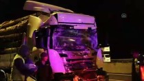 İNŞAAT MALZEMESİ - Anadolu Otoyolu'nda Tomruk Yüklü Tır Kamyonla Çarpıştı Açıklaması 1 Yaralı