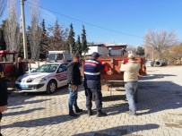 ÖLÜMLÜ - Çal'da Traktör Ve İş Makinelerine Yönelik Reflektör Denetimi