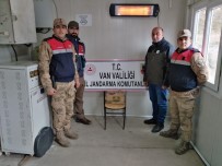 Gevaş'ta Kaçak Avlanmış 2 Sincap Ele Geçirildi