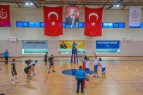 VOLEYBOL TAKIMI - Karacabey Belediyespor Voleybol Takımı Şampiyonluk Yolunda