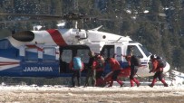 KEŞİF UÇAĞI - Kayıp Dağcıları Aramak İçin 40 Kişilik Özel Tim Helikopterle Bölgeye Sevk Edildi