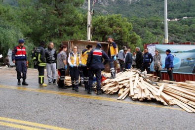 Kontrolden Çıkan Traktör Devrildi Açıklaması 1 Ölü, 1 Yaralı