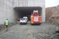 CUMHURİYET SAVCISI - Köprü Ve Viyadük Çalışmasında Vinç Devrildi Açıklaması1 Ölü