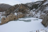 ÇAKAL - Oltu Sivridere Sulama Barajı Göleti Buz Tuttu