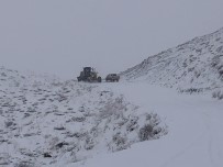 Siirt'te Kardan Kapanan Köy Yolları Ulaşıma Açıldı Haberi