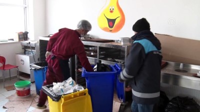 Van'da Artık Yemekler Sokak Hayvanlarına Ulaştırılıyor