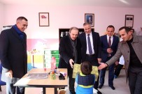 ADALET VE KALKıNMA PARTISI - 700 Öğrenci Yeni Giysilerle Donatıldı