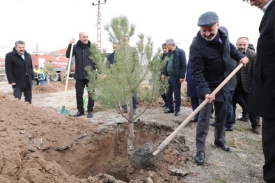 Başkan Çolakbayrakdar Açıklaması 'Mahallelerin Kimliğini Koruyacak Projeler Geliştiriyoruz'